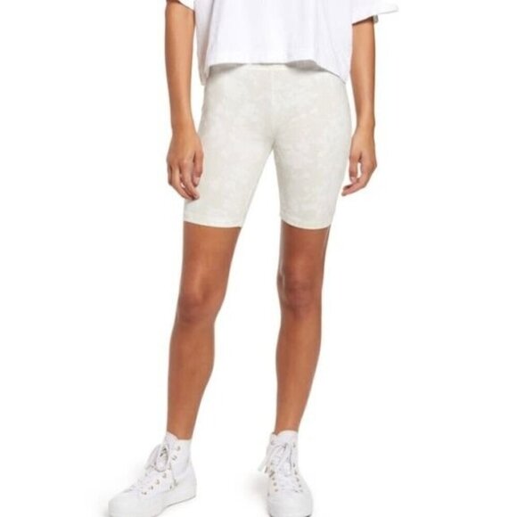 NWT BP by Nordstrom High Waist Bike Shorts in Ivory Soft Splash - Small - Picture 1 of 8